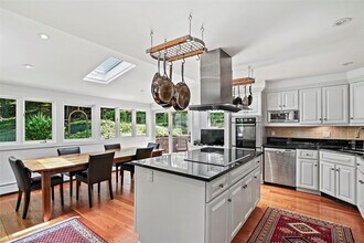 22 Little Town Ln in Bedford, NY - Building Photo - Building Photo