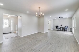 508 Beechwood Dr in Round Lake, IL - Building Photo - Building Photo