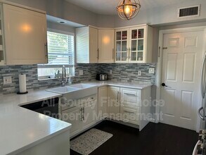 12731 82nd Avenue N in Seminole, FL - Building Photo - Building Photo