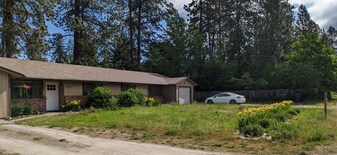 1325 East Violet Avenue