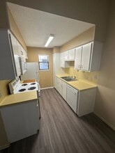 106 E 30th St in Austin, TX - Foto de edificio - Building Photo