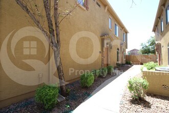 1350 S Greenfield Rd in Mesa, AZ - Building Photo - Building Photo