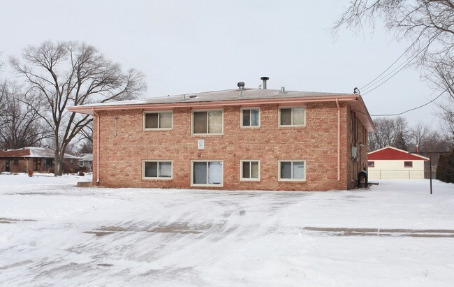 5500 Bryant Ave N in Brooklyn Center, MN - Building Photo - Building Photo