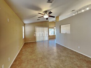 15303 N 162nd Ln in Surprise, AZ - Foto de edificio - Building Photo