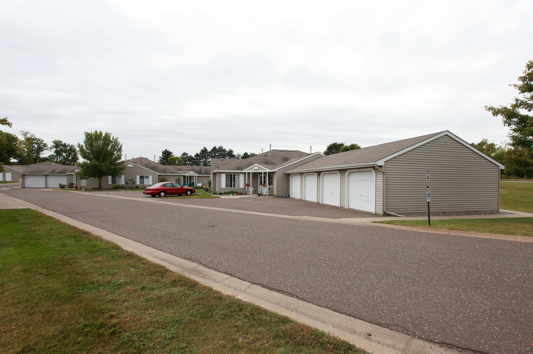 Cottages of White Bear Lake Township in White Bear Lake, MN - Building Photo