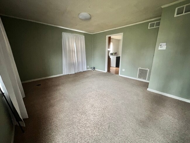 205 S Commercial Ave in Sedgwick, KS - Building Photo - Building Photo