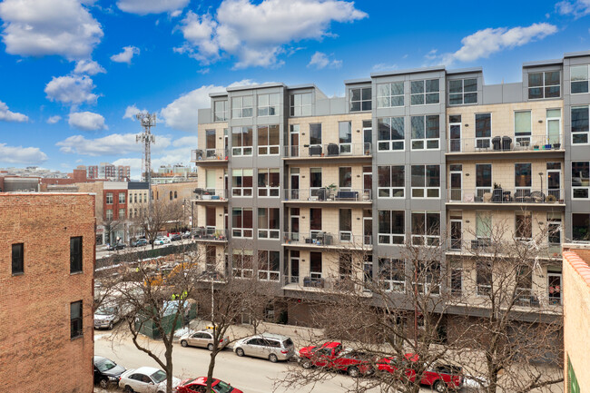 16 N Carpenter St in Chicago, IL - Foto de edificio - Building Photo