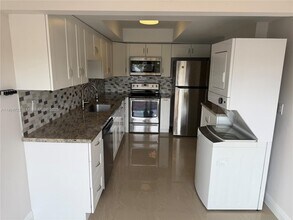 5800 SW 127th Ave in Miami, FL - Building Photo - Building Photo