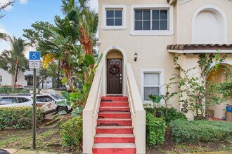 321 Bayfront Dr in Boynton Beach, FL - Building Photo - Building Photo
