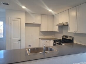 5341 Cloves Cv in Saint Hedwig, TX - Building Photo - Building Photo