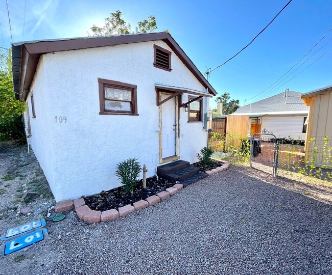 109 E Oak St in Kingman, AZ - Building Photo - Building Photo