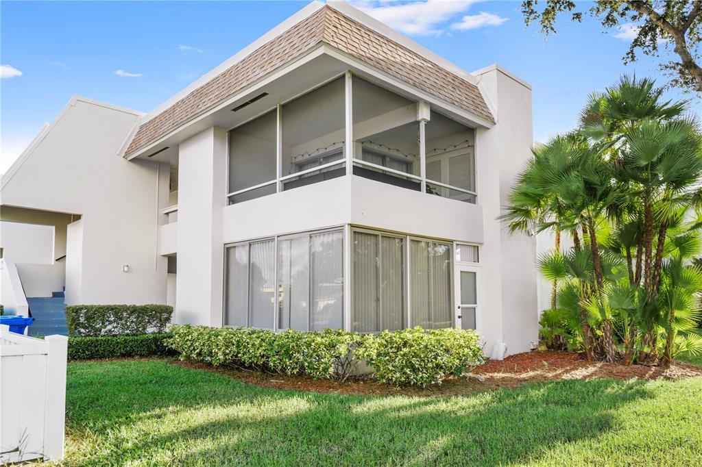 7304 W Country Club Dr N in Sarasota, FL - Building Photo