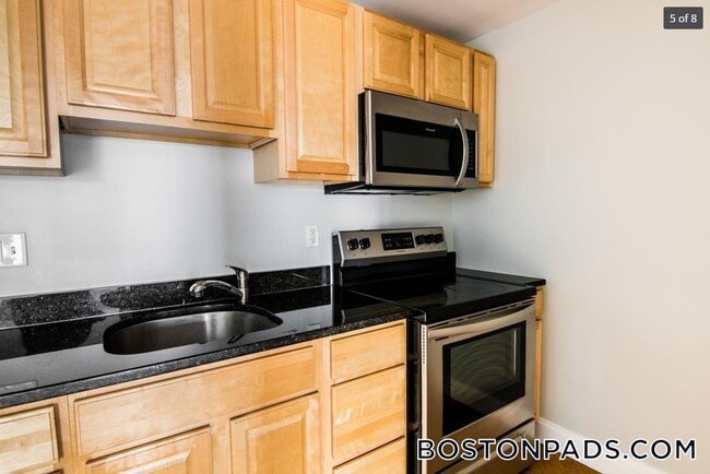 26 Portland St in Worcester, MA - Building Photo - Building Photo