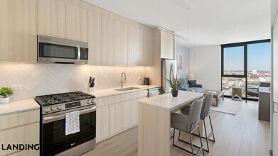 513 S Damen Ave, Unit 2009 in Chicago, IL - Building Photo - Building Photo