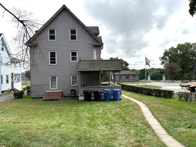 1310 Stanley St, Unit 3 rd floor in New Britain, CT - Building Photo - Building Photo
