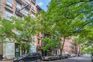 225 E Fifth St in New York, NY - Building Photo