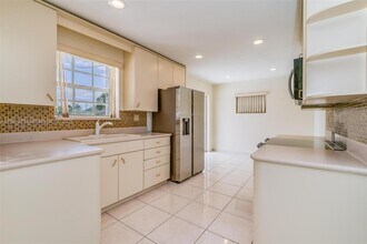 9270 SW 15th St in Miami, FL - Building Photo - Building Photo