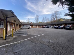 Campus Apartments West in Cullowhee, NC - Building Photo - Building Photo