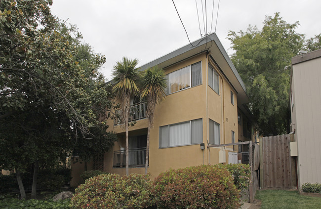 Newell Avenue Apartments in Palo Alto, CA - Building Photo - Building Photo