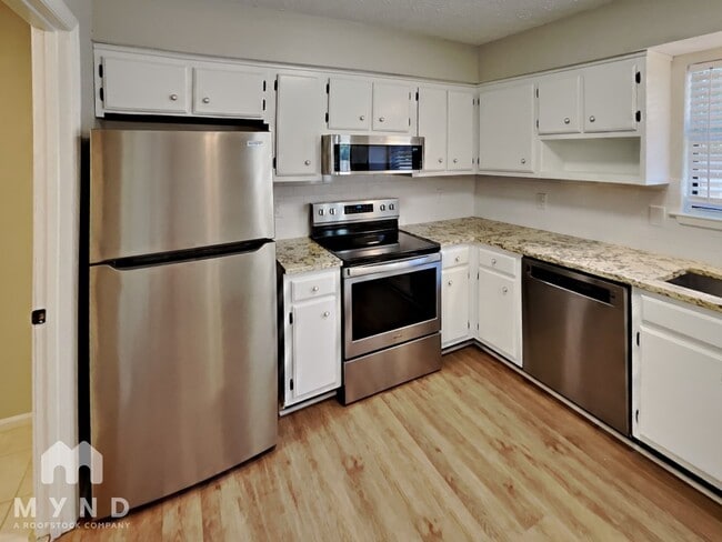 property at 383 Huntington Ridge Dr