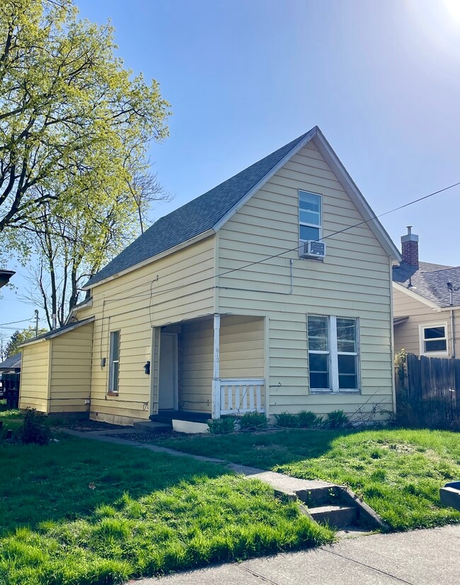 612 Pleasant St