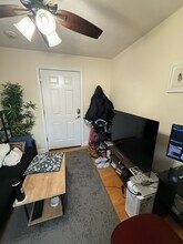 1060 Cambridge St, Unit 4F in Cambridge, MA - Foto de edificio - Building Photo