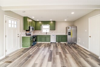 5561 Remington Point Dr in Walkertown, NC - Building Photo - Building Photo