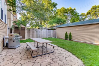 338 S Oak Park Ave in Oak Park, IL - Building Photo - Building Photo