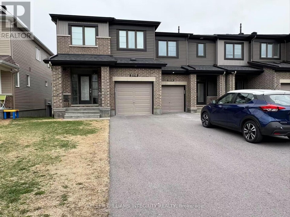2516 Waterlilly Way in Ottawa, ON - Building Photo