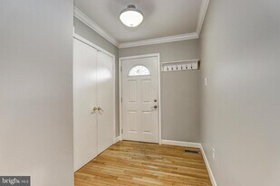 41 Battersea Bridge Ct in Timonium, MD - Building Photo