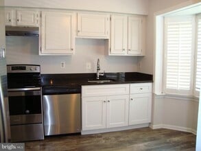 7813 Heatherton Ln in Potomac, MD - Building Photo - Building Photo