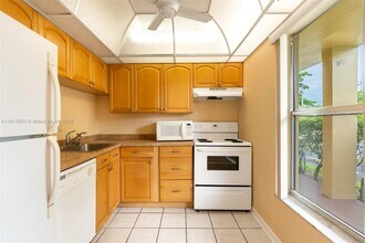 5830 NW 64th Ave in Tamarac, FL - Building Photo - Building Photo