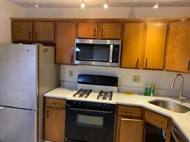 22 Howard Ct in Newark, NJ - Building Photo