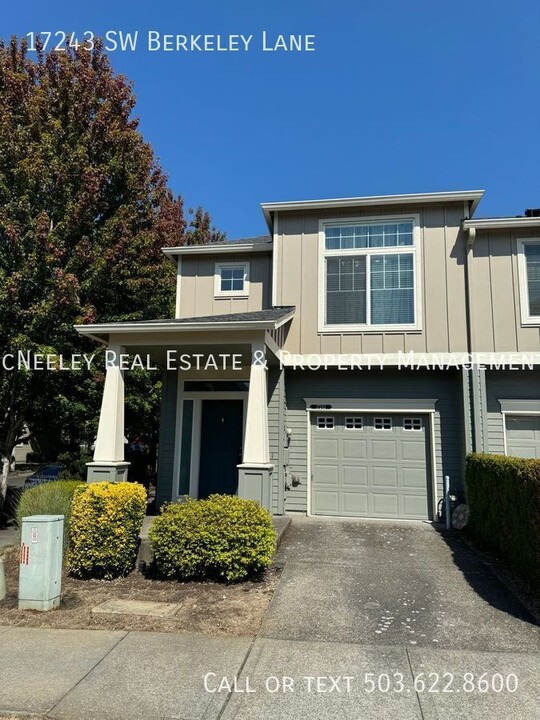 17243 SW Berkeley Ln in Beaverton, OR - Building Photo