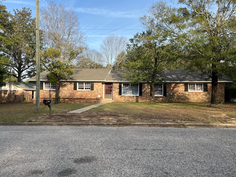 1950 Highland Forest Dr in Mobile, AL - Building Photo