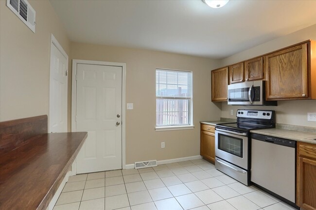 811 Old Silver Springs Rd in Mechanicsburg, PA - Building Photo - Building Photo