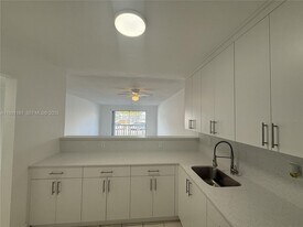 15221 NE 6th Ave in Miami, FL - Building Photo