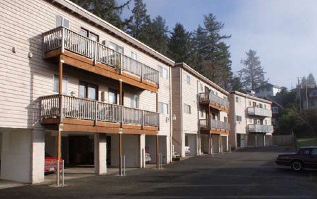 Alameda Apartments in Astoria, OR - Building Photo - Building Photo