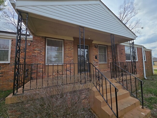 4411 NW Kenwood Dr in Huntsville, AL - Building Photo - Building Photo