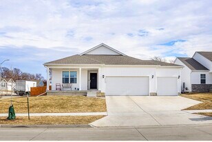 2843 E 50th Ct in Des Moines, IA - Building Photo