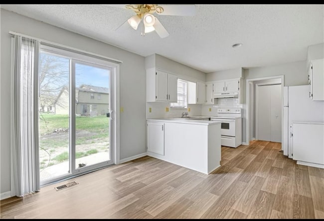 14938 Riggs St in Overland Park, KS - Building Photo - Building Photo