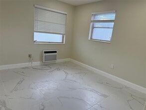 841 NW 39th St in Oakland Park, FL - Building Photo - Building Photo