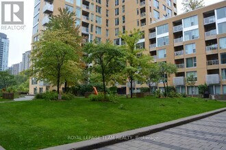 200 Lett St in Ottawa, ON - Building Photo - Building Photo