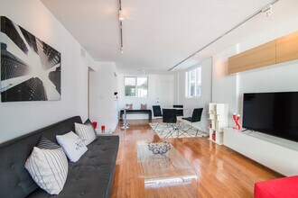 1670 Bay Rd, Unit #3G in Miami Beach, FL - Building Photo - Building Photo