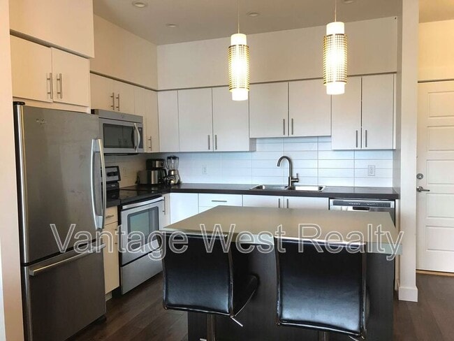 975-975 Academy Way in Kelowna, BC - Building Photo - Building Photo