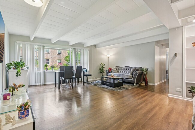 2142 W Rosemont Ave in Chicago, IL - Building Photo - Building Photo