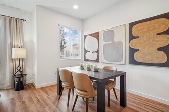 The Max on Jefferson in Murrieta, CA - Foto de edificio - Building Photo