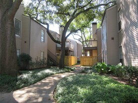 9707 Richmond Ave. in Houston, TX - Building Photo