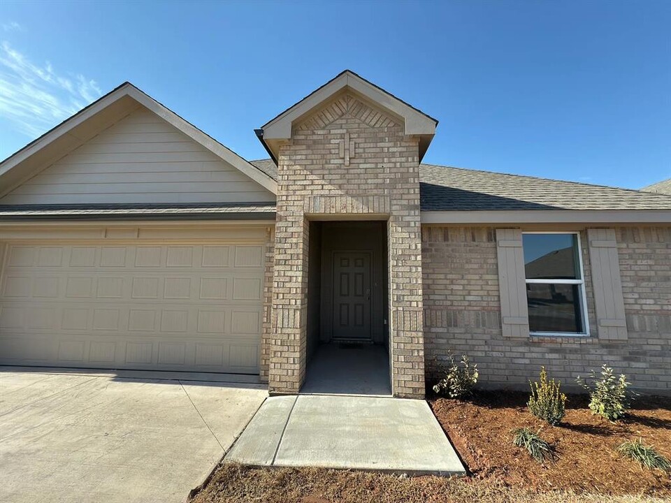 2613 Tracy’s Mnr in Yukon, OK - Building Photo