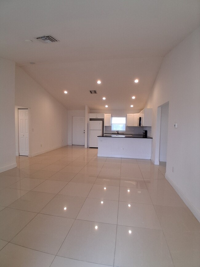 9007 Meadow Cir in La Belle, FL - Building Photo - Building Photo